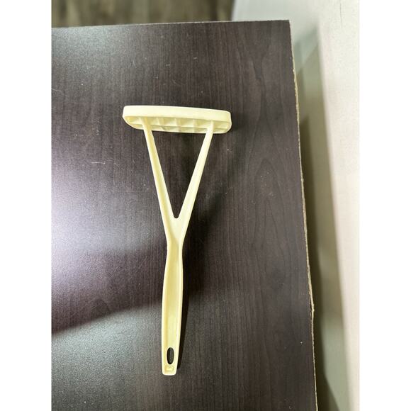 Vintage Foley Cream Plastic Potato Masher Mid-Century Kitchen Tool USA - Picture 5 of 7